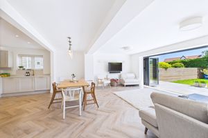 Open plan- click for photo gallery